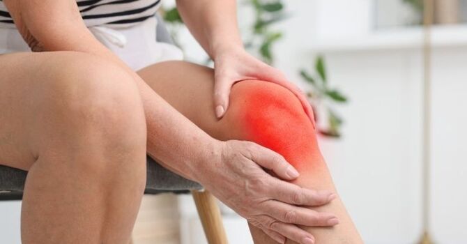 Knee Bursitis: Symptoms, Causes, and How a Chiropractor Can Help